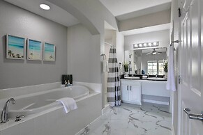 Luxury Orlando Escape - 4 Mi to Disney World!