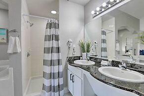 Luxury Orlando Escape - 4 Mi to Disney World!