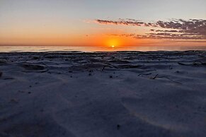 Oceanfront Redington Shores Retreat: Beach Access!