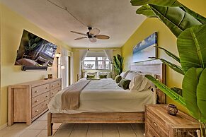 Relaxing Waterfront 2-story Retreat w/ Pool Access