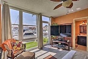 Relaxing Waterfront 2-story Retreat w/ Pool Access