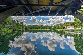 Dock & Kayaks: Riverfront Dunnellon Home!
