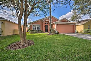 10 Mi to Disney + Heated Pool: Florida Abode!