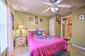 10 Mi to Disney + Heated Pool: Florida Abode!