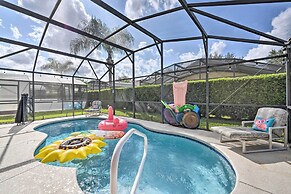 10 Mi to Disney + Heated Pool: Florida Abode!