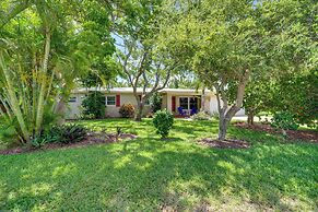 Satellite Beach 'sunshine House' w/ Hot Tub!