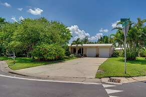 Satellite Beach 'sunshine House' w/ Hot Tub!
