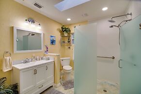 Satellite Beach 'sunshine House' w/ Hot Tub!