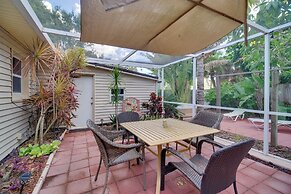 Satellite Beach 'sunshine House' w/ Hot Tub!