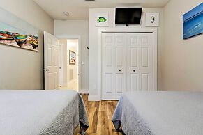 Spacious Miramar Beach Cottage w/ Beach Access!