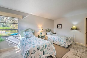 Sunny Crystal River Home w/ Screened-in Porch