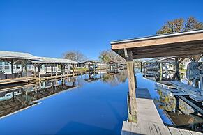 Sunny Waterfront Welaka Home w/ Private Dock!