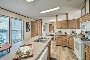 Sunny Waterfront Welaka Home w/ Private Dock!