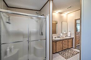 Sunny Waterfront Welaka Home w/ Private Dock!