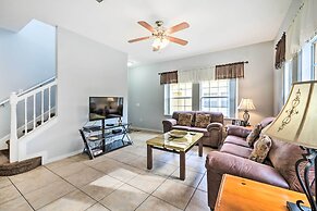 Kissimmee Resort Townhome w/ Pool, 7 Mi to Disney!