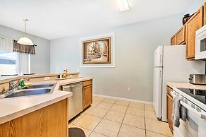 Kissimmee Resort Townhome w/ Pool, 7 Mi to Disney!