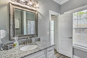 On-site Beach Bar: Sunny Perdido Key Cottage!