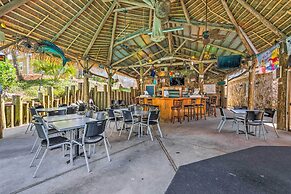 On-site Beach Bar: Sunny Perdido Key Cottage!