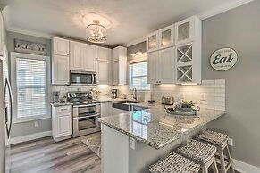 On-site Beach Bar: Sunny Perdido Key Cottage!