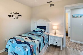 Sunny Port Charlotte Family Retreat: 3 Mi to Beach