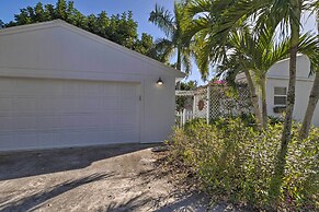 Tropical Cottage < 2 Mi to Hobe Sound Beach!