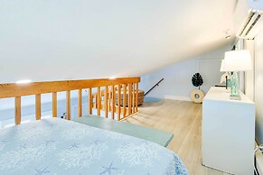 Tropical Cottage < 2 Mi to Hobe Sound Beach!