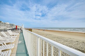 Updated Daytona Beach Oceanfront Studio w/ Pool!