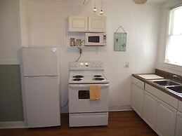 Treasure Island Cottage, Near Boardwalk & Beach!