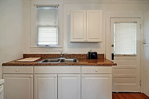 Treasure Island Cottage, Near Boardwalk & Beach!