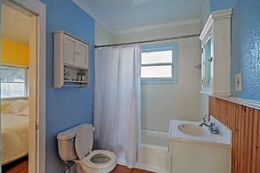 Treasure Island Cottage, Near Boardwalk & Beach!