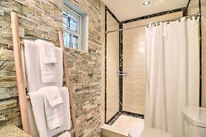 Updated Largo Getaway w/ Private Pool & Lanai!