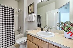 Kissimmee Townhome w/ Pool Access ~ 7 Mi to Disney