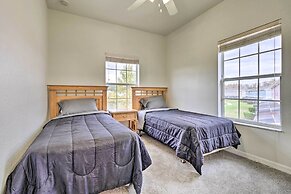 Kissimmee Townhome w/ Pool Access ~ 7 Mi to Disney