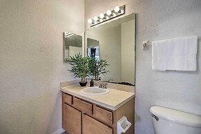Kissimmee Townhome w/ Pool Access ~ 7 Mi to Disney