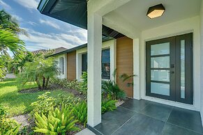 Private Pool: Modern Canalfront Home in Cape Coral