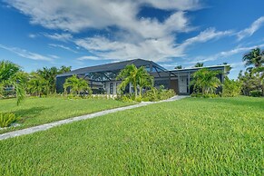 Private Pool: Modern Canalfront Home in Cape Coral
