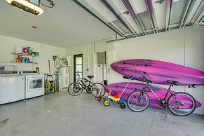 Private Pool: Modern Canalfront Home in Cape Coral