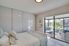 Private Pool: Modern Canalfront Home in Cape Coral