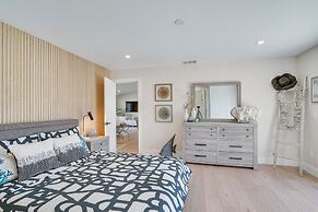 Private Pool: Modern Canalfront Home in Cape Coral