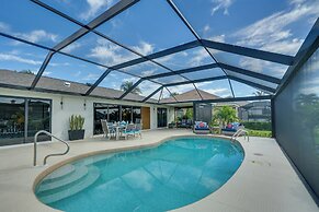 Private Pool: Modern Canalfront Home in Cape Coral