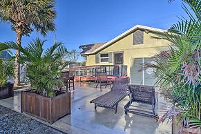 Vibrant Dunedin Getaway w/ Furnished Patio!