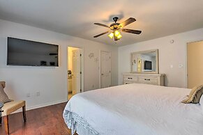 Updated Townhome w/ Deck ~ 12 Mi to Beaches!