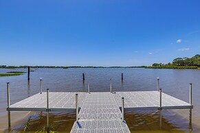 Waterfront Cedar Key Duplex Home: Grill & Dock!