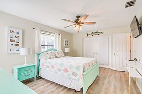 Crystal River Home: Water Views & Boat Dock!