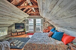 Lakefront Florida Retreat - Pool Table & Boat Dock