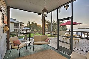 Lakefront Florida Retreat - Pool Table & Boat Dock
