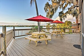 Lakefront Florida Retreat - Pool Table & Boat Dock