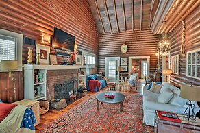 Lakefront Florida Retreat - Pool Table & Boat Dock