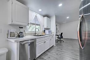 Valrico Retreat w/ Fire Pit ~ 18 Mi to Tampa!