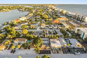 Well-appointed Madeira Beach Condo w/ Patio!